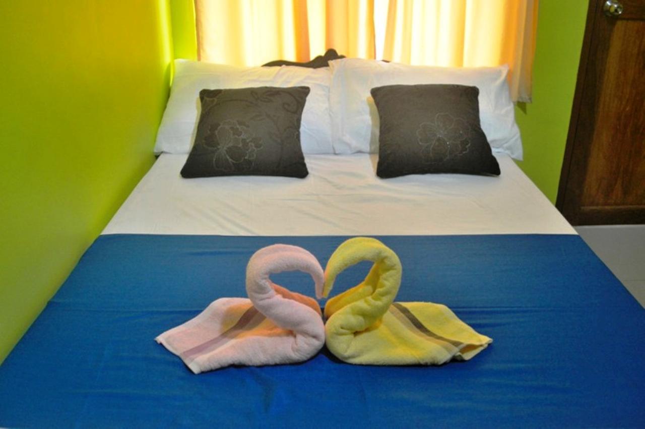 פורטו פרינססה Amelia Homestay מראה חיצוני תמונה